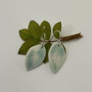 Bijou Boucles d'oreilles en porcelaine émail vert, feuille de rosier