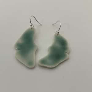 Bijou Boucles d'oreilles en porcelaine émail vert, feuille de Ginkgo Biloba