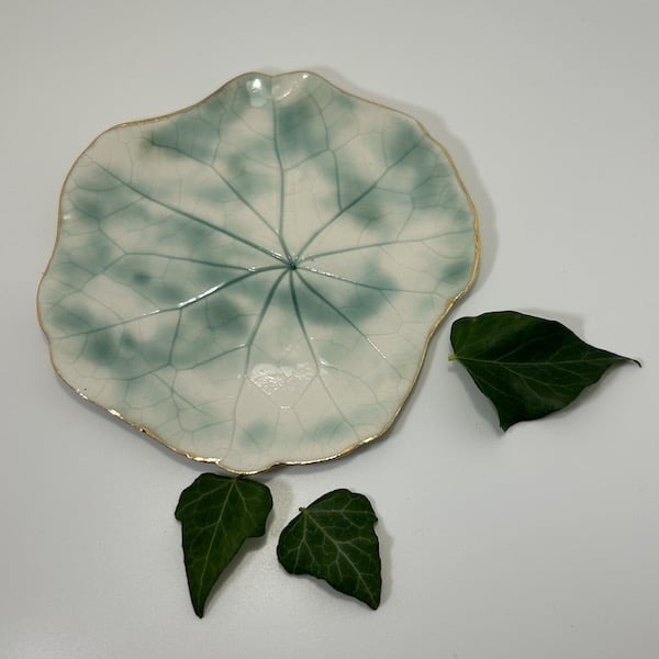 Feuille de capucine en porcelaine 3 Feuille de capucine en porcelaine – Image 3