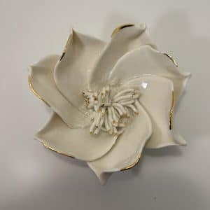 Fleur porcelaine coeur d'or