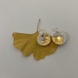 Bijou, Boucles d'oreilles en porcelaine et Or, feuille de ginkgo biloba